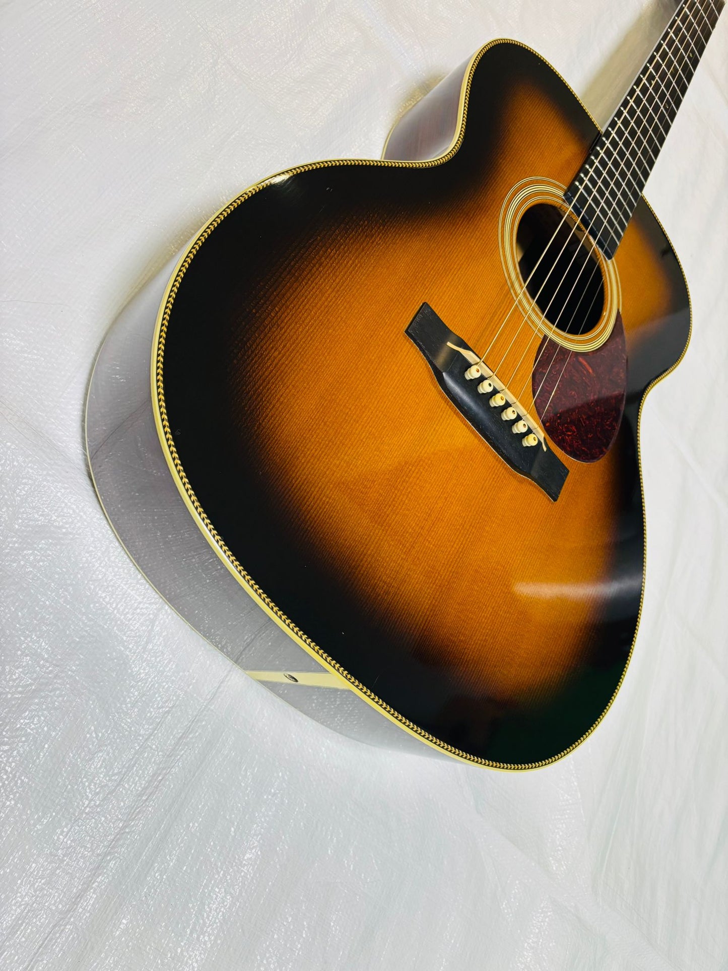 Martin OM-28V Vintage Series Sunburst (Pre-owned) 2000