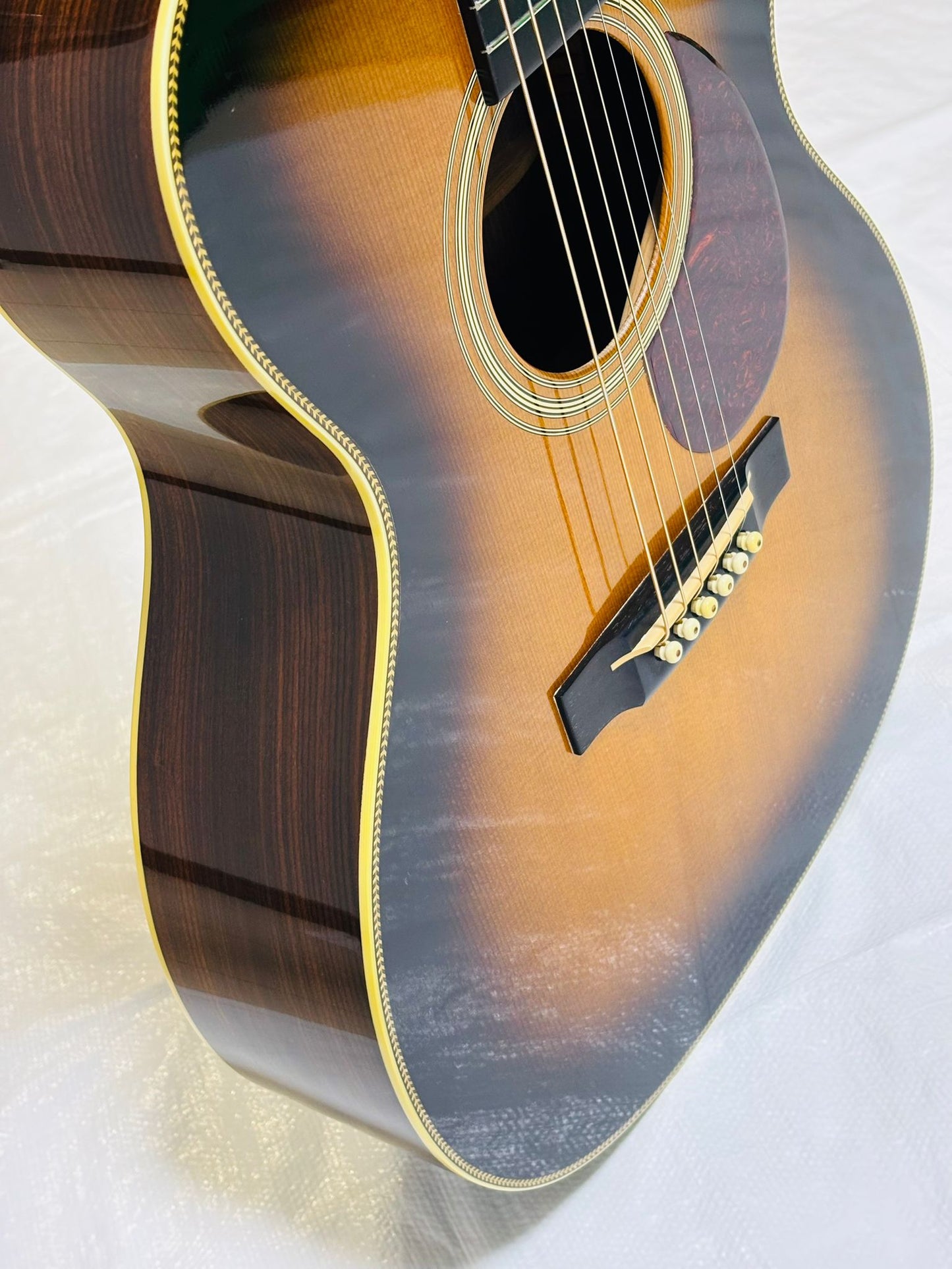Martin OM-28V Vintage Series Sunburst (Pre-owned) 2000