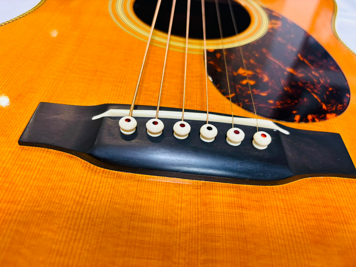 Martin OM-28V Vintage Series 2013 - Oval active pickup