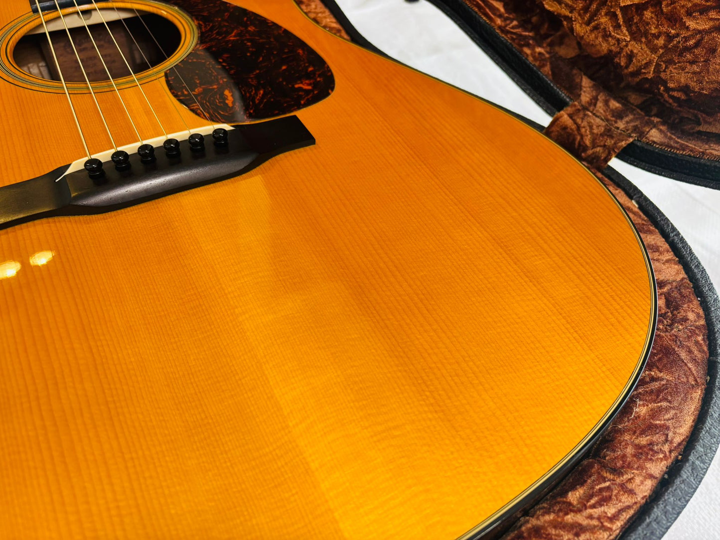 Martin D-18GE Golden Era 2004 – Adirondack & Mahogany Powerhouse