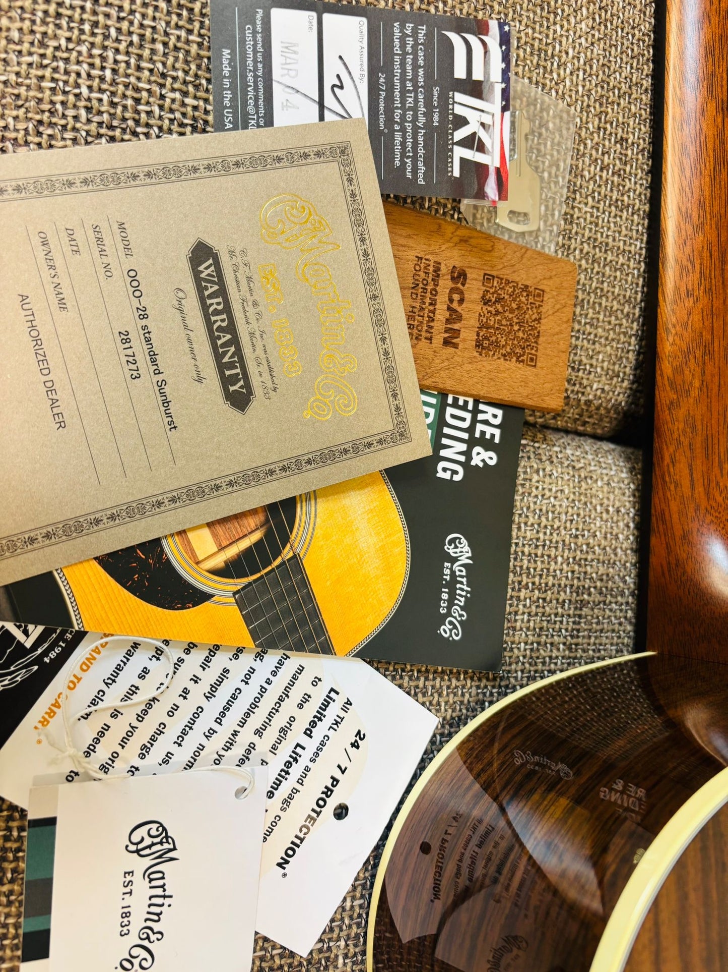 Martin 000-28 Sunburst (Pre-owned) 2023 Like New