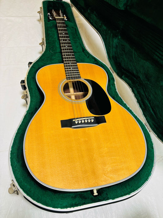 Martin 000-28 acoustic guitar ( Pre-owned) 2005