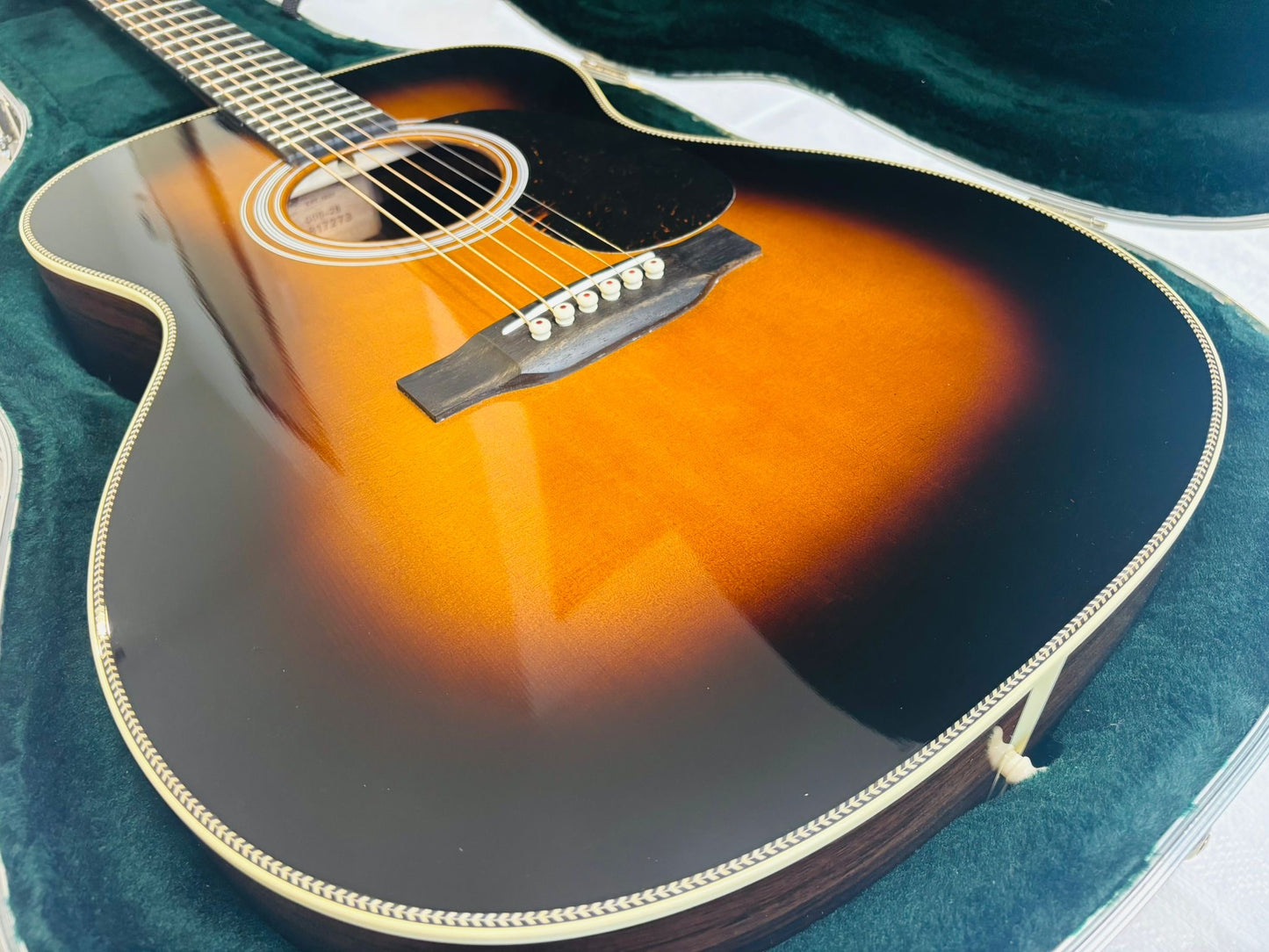 Martin 000-28 Sunburst (Pre-owned) 2023 Like New